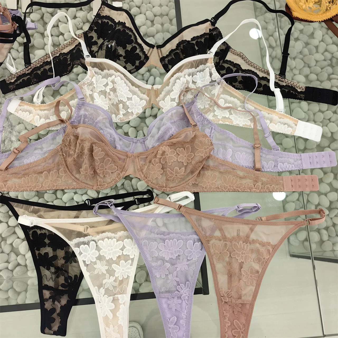 

Сексуальное кружевное нижнее белье с вышивкой, ультратонкая большая грудь, маленькое нижнее белье, стальное кольцо, собранные бюстгальтеры, женский комплект с бюстгальтером