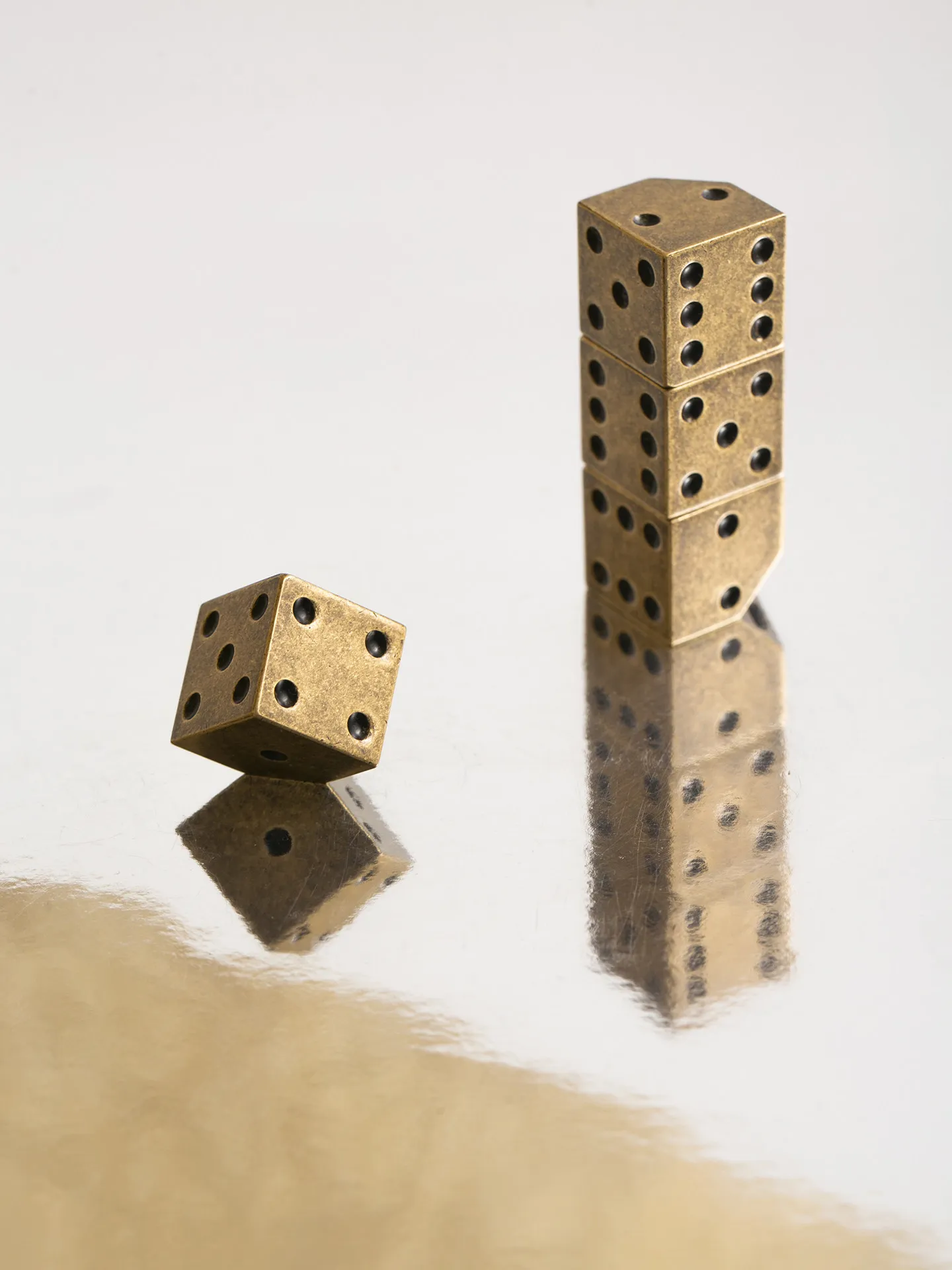 Vintage Style Dice Drawer Pulls - Antique Brass Cabinet Handles, Classic Gaming Knobs for Dresser Drawer, Solid Metal Retro Pull