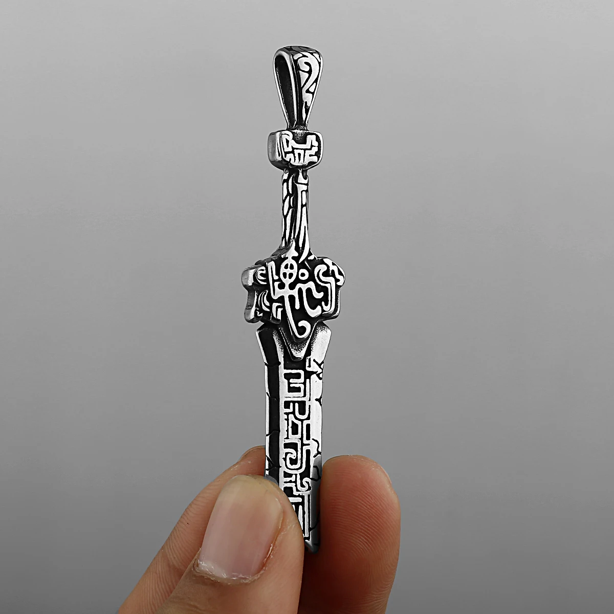 Domineering Broken Sword Necklace Wild God of War Pendant Stainless Steel Unisex Retro Punk Gothic Party Birthday Gift Wholesale
