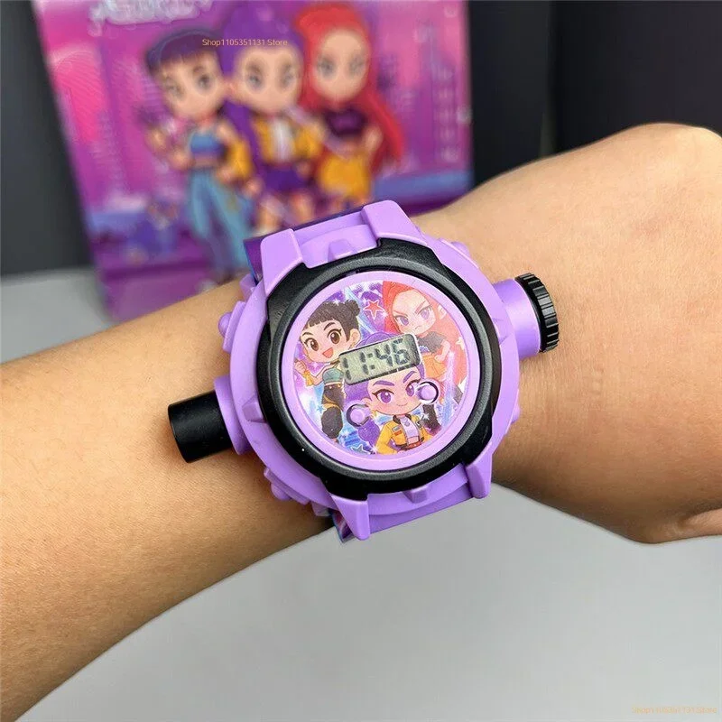 Cartoon-Kinder-Projektionsuhr mit 24 Bildern, Digitale Elektronische Armbanduhr, Multifunktionale Spielzeuguhr, Geschenk für Fans und Geburtstagsfeiern – Detail 5