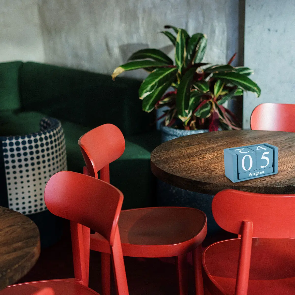 

Wooden Perpetual Calendar Vintage Style Desktop Block Month Date Display Classic Home Office Decoration Vintage Calendar