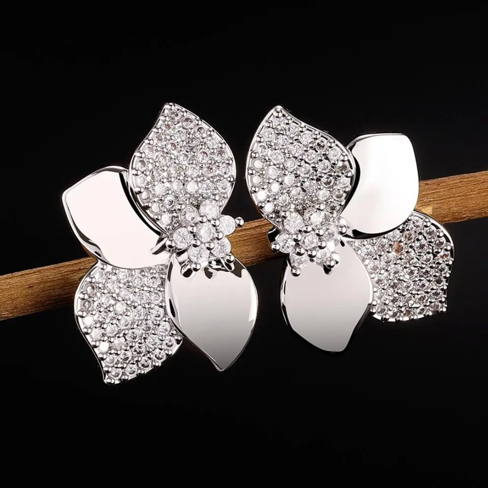 ZAKOL Creative Flowers Micro-set Zircon Exquisite Fashion Women's Stud Earrings Shining Charm Daily Party Jewelry Accessories