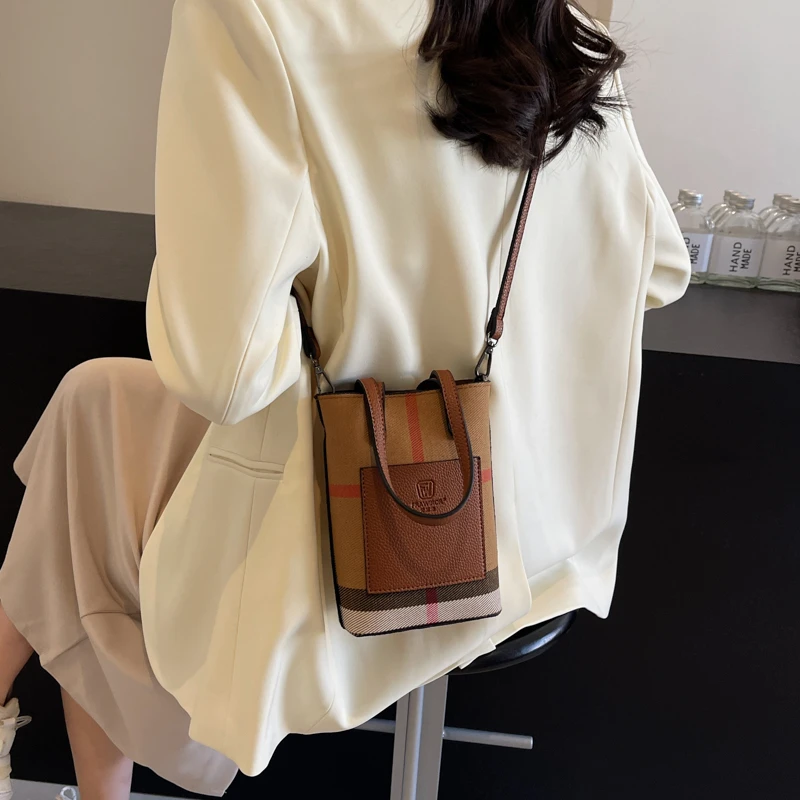 

Women's Leather Handbag Luxury Shoulder Crossbody Bag Elegant Designer Classic Tote For Fashionable Style