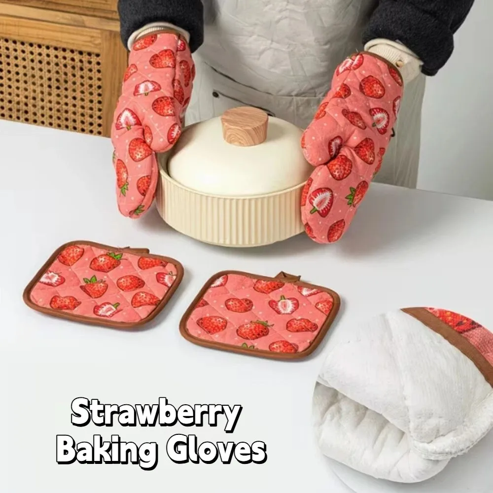 

2pcs Heat Resistant Cotton Oven Mitts Thickened Anti-scald Strawberry Baking Gloves Angled Cuff Cotton Lining