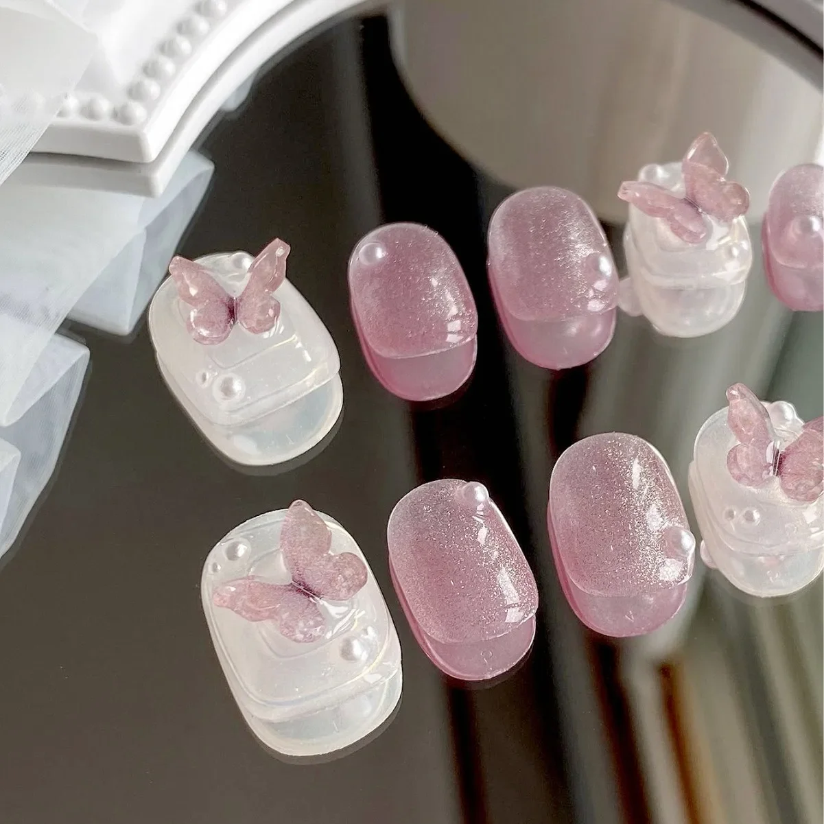 

10pcs Handmade Press on Nails Sparkling, Purple Cat's Eye Ice Butterfly Short Square False Nails for Wedding Party Daily Wearing