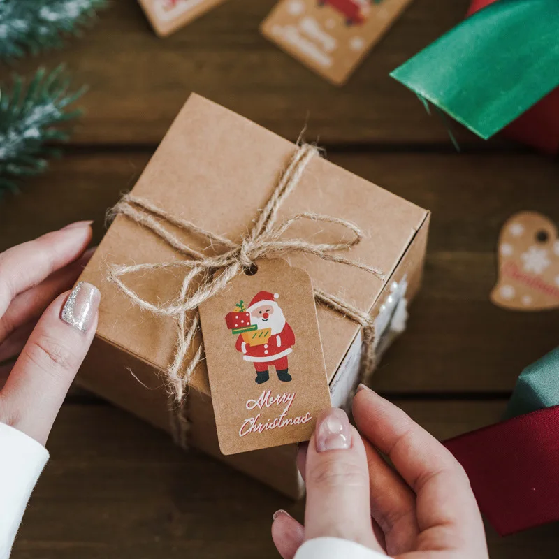 Imagem -06 - Papel Kraft Pendurado Etiquetas Boneco de Neve Santa Elk Cartões de Presente Embrulho Tags Home Party Decorações de Árvore de Natal 50 Pcs Conjunto