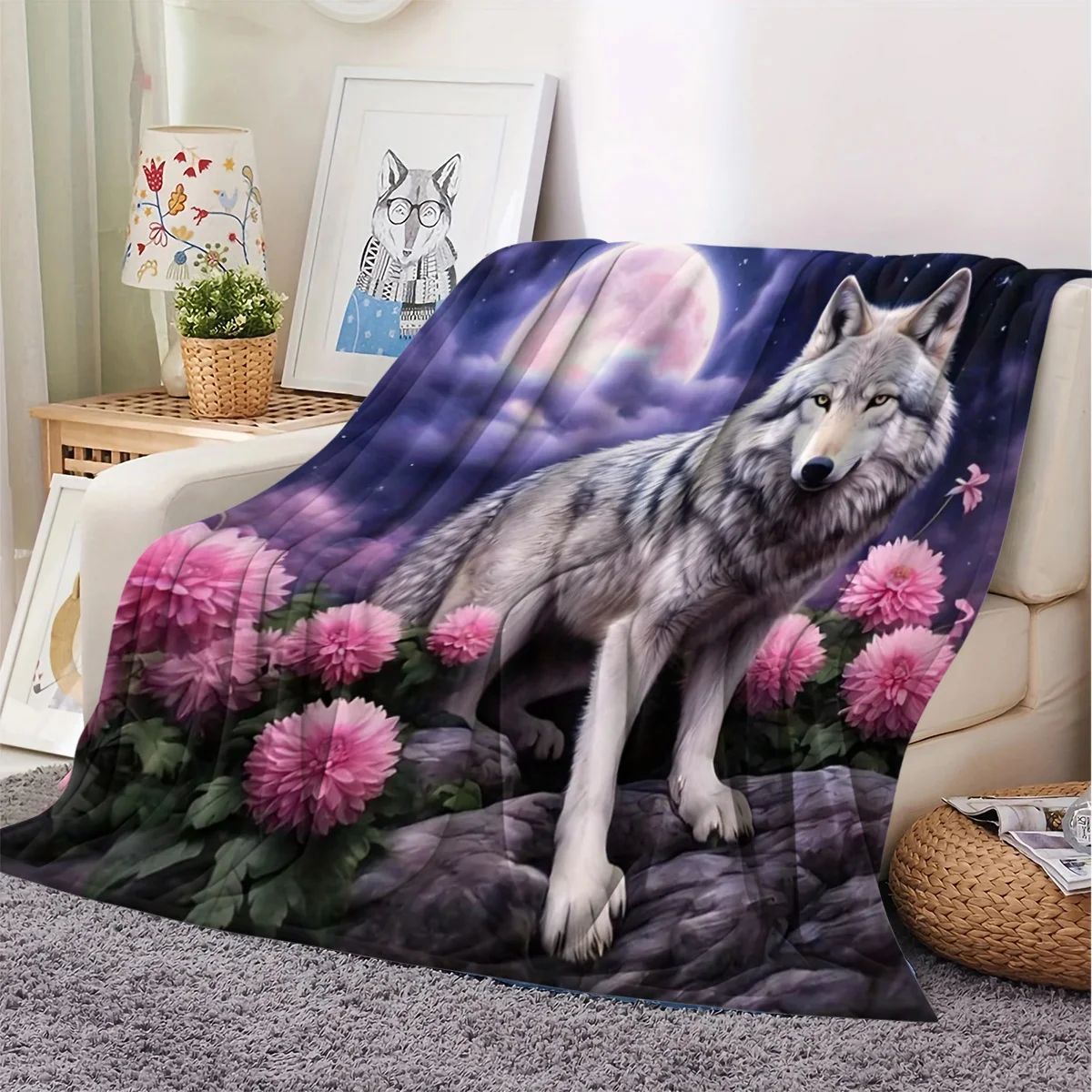 White Wolf King Pattern Flannel Small Throw Blanket, a Soft and Warm Blanket Suitable for Sofas, Home Leisure, Air-conditioned R