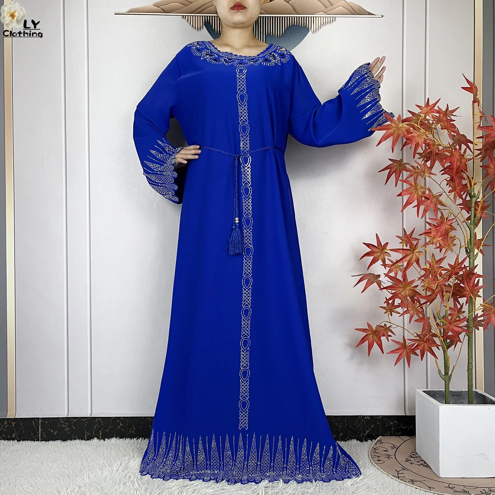 عباية جديدة لعام 2025 دبي فستان إسلامي فاخر للنساء عباية نسائية عربية أنيقة ماسية فضفاضة إسلامية بأكمام طويلة ملابس تركية