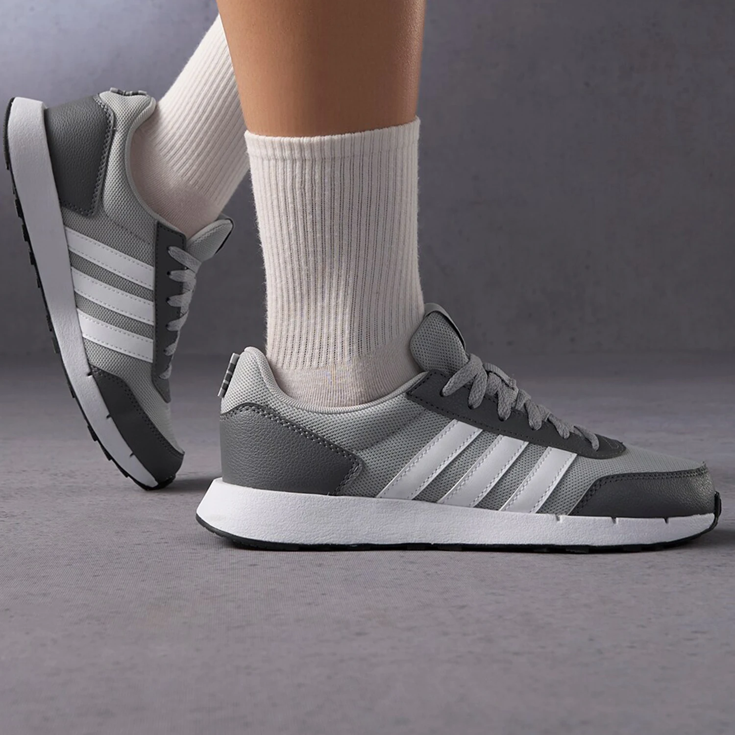 

Adidas оригинальные RUN50S унисекс ретро спортивные повседневные кроссовки IG6553