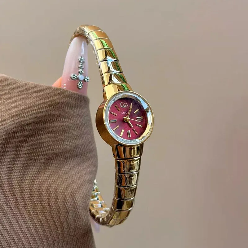 

Exquisite women's watches, quartz women's watches, stylish and luxurious women's watches, fashionable quartz watches.
