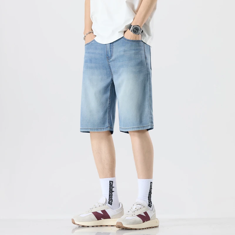薄いデニムショーツ男性夏の新無地カジュアルストレートジーンズ韓国のファッションシンプルなビーチショートパンツ男性ストリート