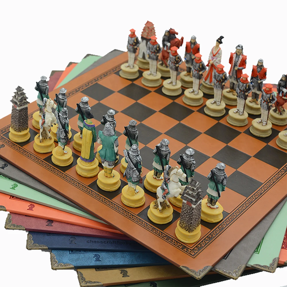 

Japanese Samurai Character Themed Resin Chess with Leather Checkerboard Table Puzzle Game Toy Deluxe Knight Holiday Gift Chess