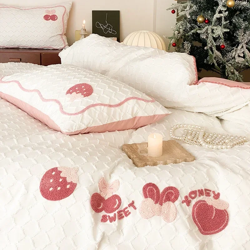 Cotton Washed Cotton Four Piece Set Cute Strawberry Towel Embroidered Cut Quilt Cover Pure Cotton 1.5m Bedding