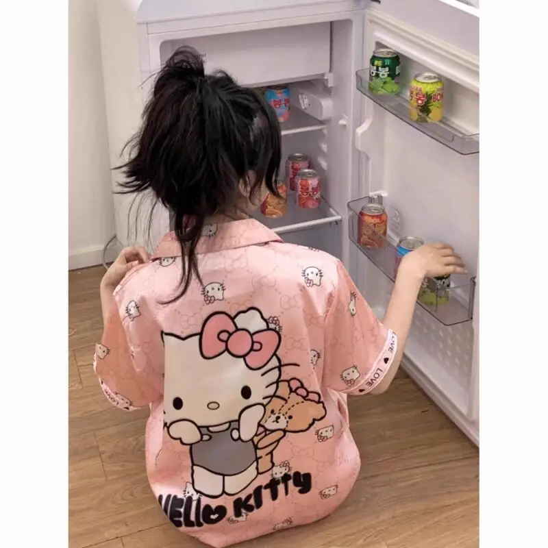 

Мультяшные пижамы Hello Kitty из ледяного шелка с принтом аниме для девочек, весенне-летний комплект с коротким рукавом, милый уютный домашний костюм для полных девушек
