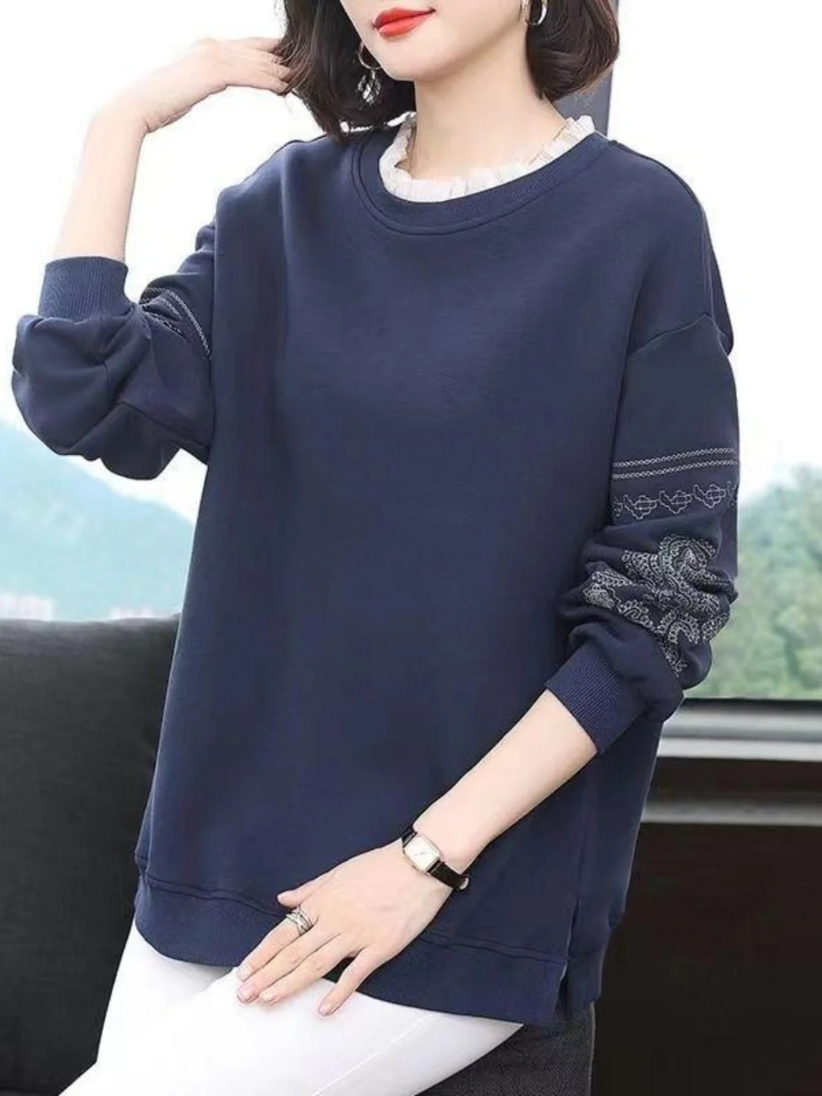 เสื้อสเวตเชิ้ตปักลายสำหรับผู้หญิง ฤดูใบไม้ผลิ ฤดูใบไม้ร่วง 2025 ทรงหลวม สวมใส่สบาย เหมาะสำหรับเป็นเสื้อตัวในหรือใส่เป็นเสื้อนอก