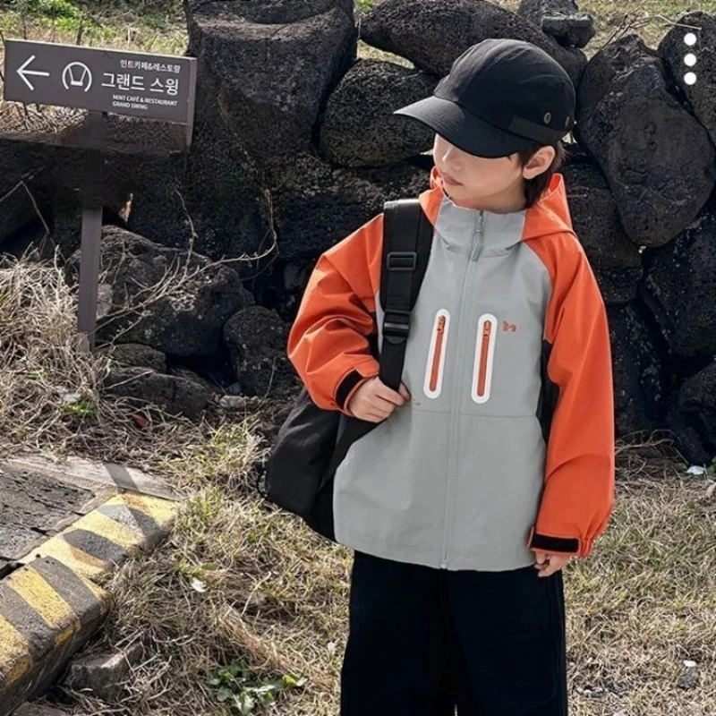 

2025 New Boys Windbreaker Jacket - Waterproof Hooded Spring Coat for Tween Boys, Stylish Streetwear, Outdoor Adventure