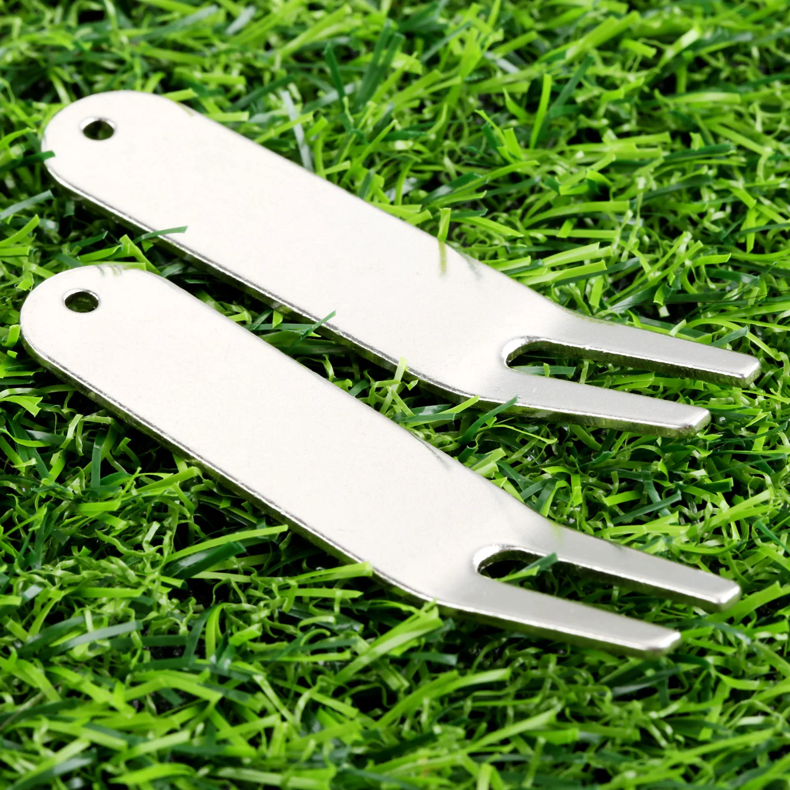 Zinc Alloy 2pcs Golf Divot Repair Tools Golf Green Fork Portable Silver Divot Repair Tools Golf Pitch Forks Golf Trainging Aids