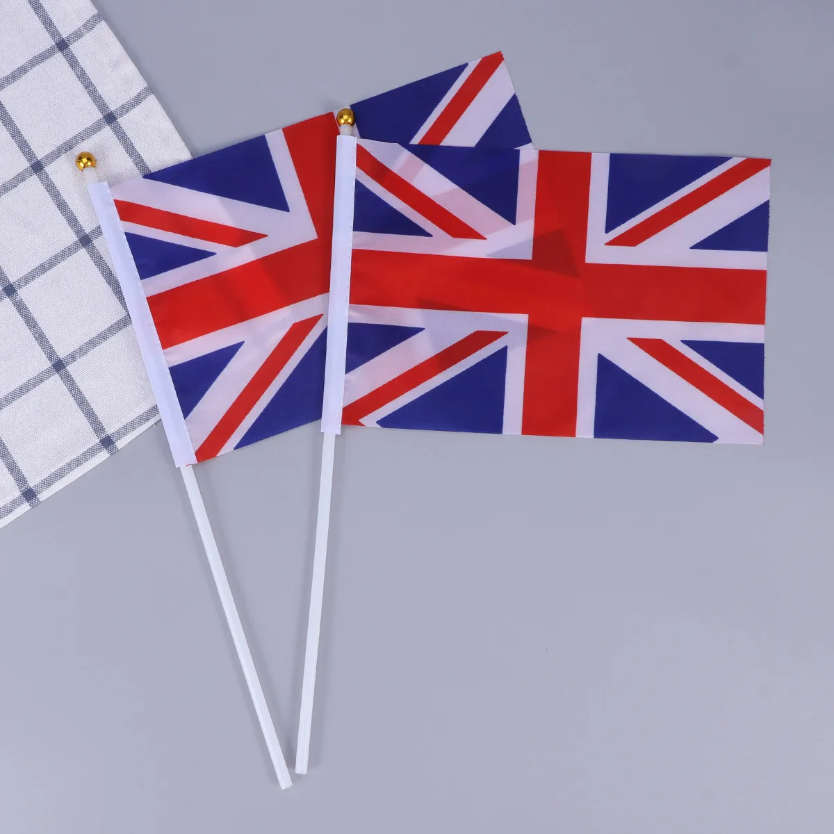 20Pcs Hand Held Small Uk Stick Flags Portable Lightweight Polyester Plastic Party Sports Clubs Classroom Decorations