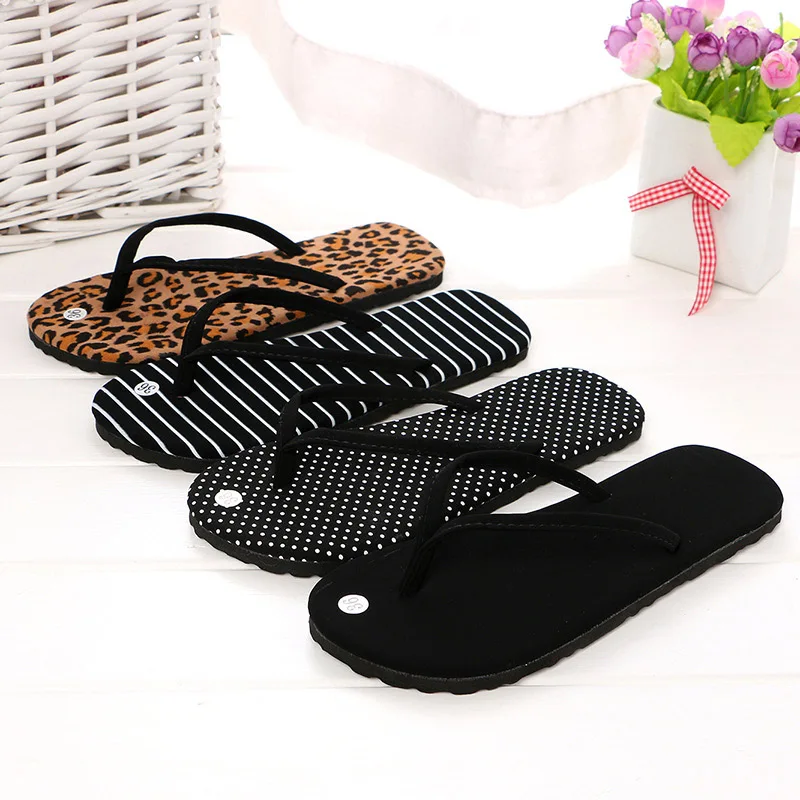 Chanclas con estampado de leopardo para mujer, sandalias de playa de alta calidad, zapatillas planas informales antideslizantes, toboganes de lunares