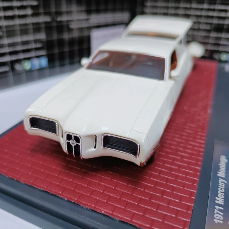 Escala 1:43 Mercúrio Montego Concept 1971 Simulação Modelo de carro de resina Exibição estática Brinquedo colecionável Presente Decoração de lembrança