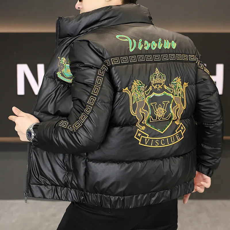 

Зимняя мужская куртка 2025 года: утепленная, стеганая, из хлопка и полиэфирного волокна, с воротником-стойкой, приталенная, молодежный тренд, на молнии