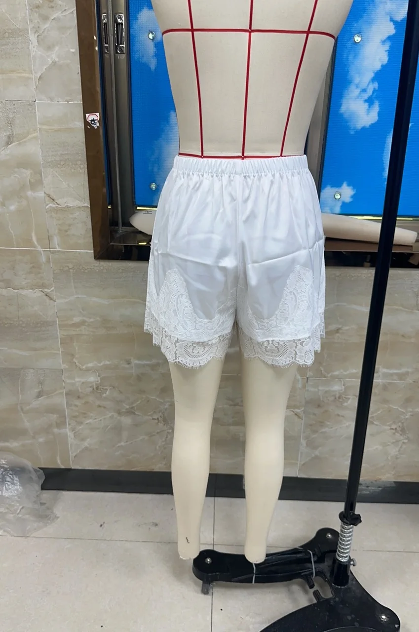 Ivoorwitte shorts met kanten bijgesneden dameskleding zomerstijl ademend polyester mix vrijetijdskleding