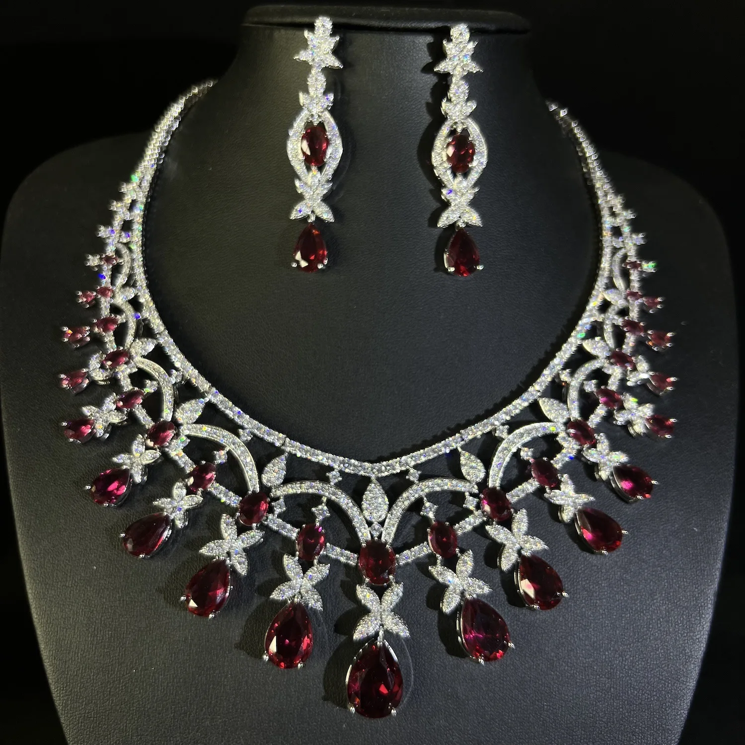 Elegant Green Cubic Zirconia Jewelry Set For Women Luxury Green Gemstone Necklace Earrings Bridal Wedding Banquet Party Gift