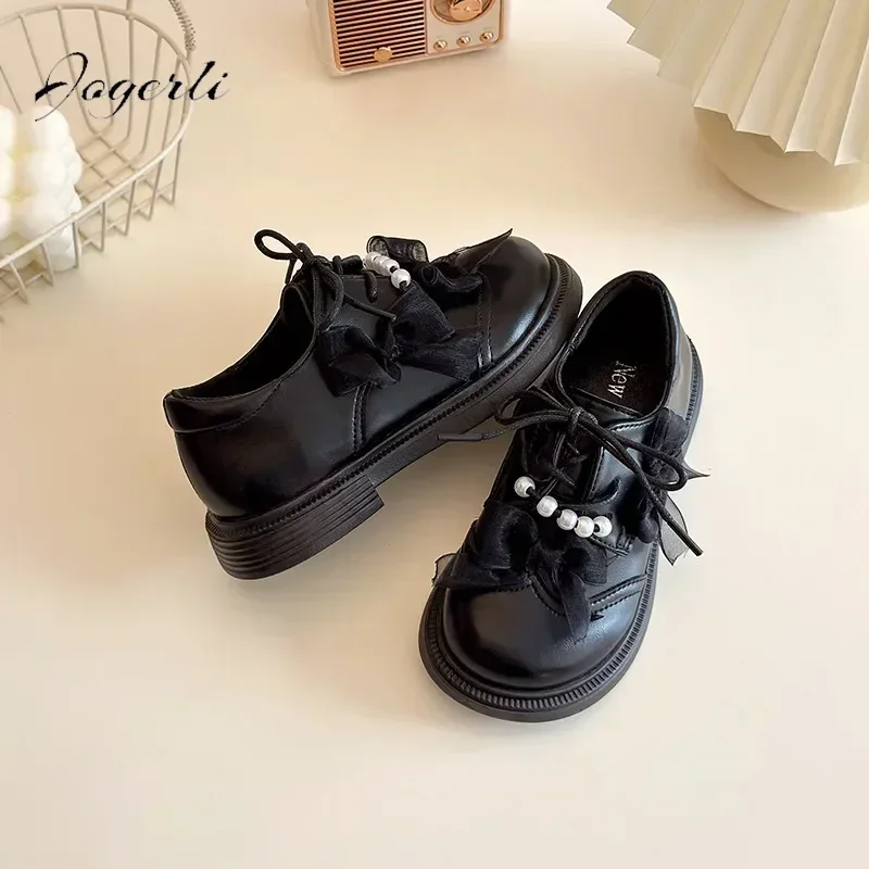 

Весенние новые модные женские туфли из искусственной кожи с милым цветком, детские лоферы принцессы в британском стиле для школьников, туфли на плоской подошве