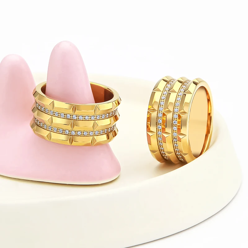 

VAROLE Double Row Claw CZ Rings Stainless Steel Cubic Zircon CNC Multi Diamond Band Anillo Bague Acier Inoxydable Bijoux Femme