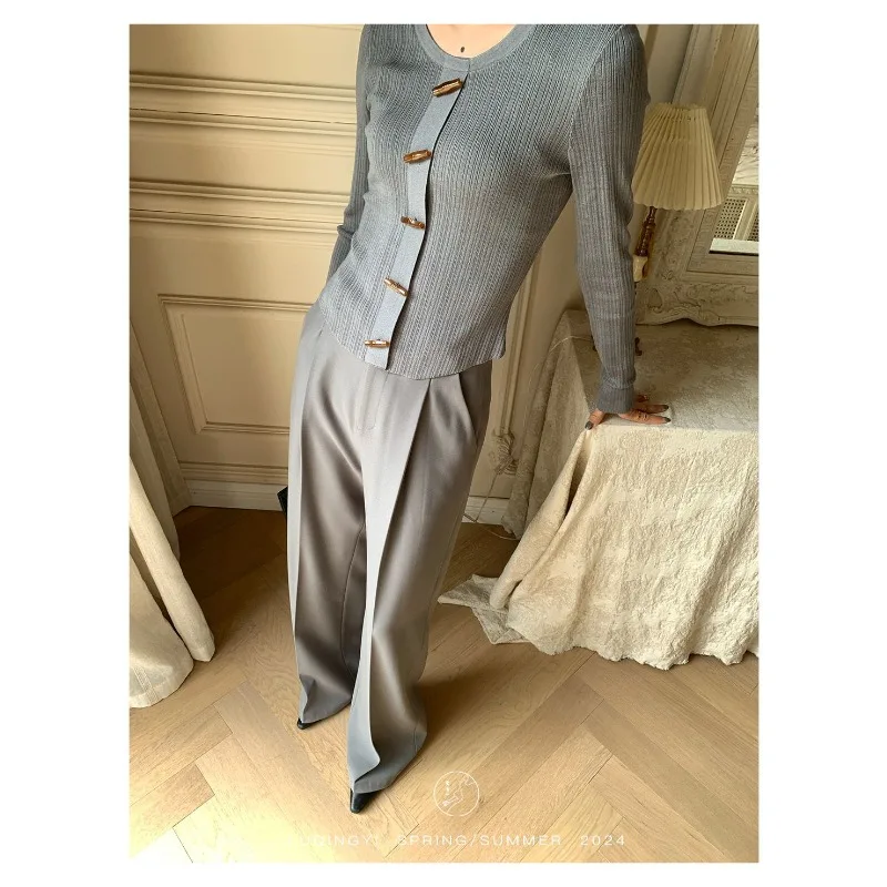 بلوفر برقبة دائرية وأزرار وأكمام طويلة بلون سادة، سترة محبوكة كاجوال أنيقة