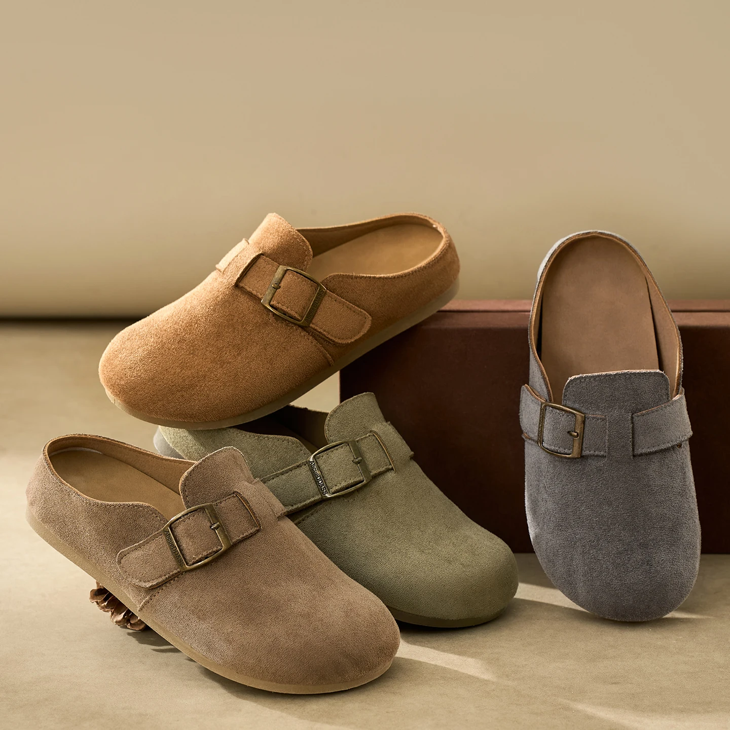 Women Suede Mules Clogs Retro Metal Buckle Backless Flat Shoes Slip‑On Birken Style Mules for Daily Outdoor Commute Walking