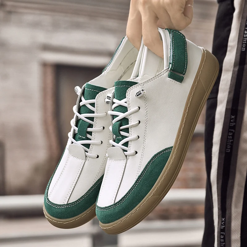 

New Men Sneakers Casual Men Flats Board Shoes Zapatillas Hombre Lightweight Leather Breathable Shoe Men White Sports Tenis Shoes