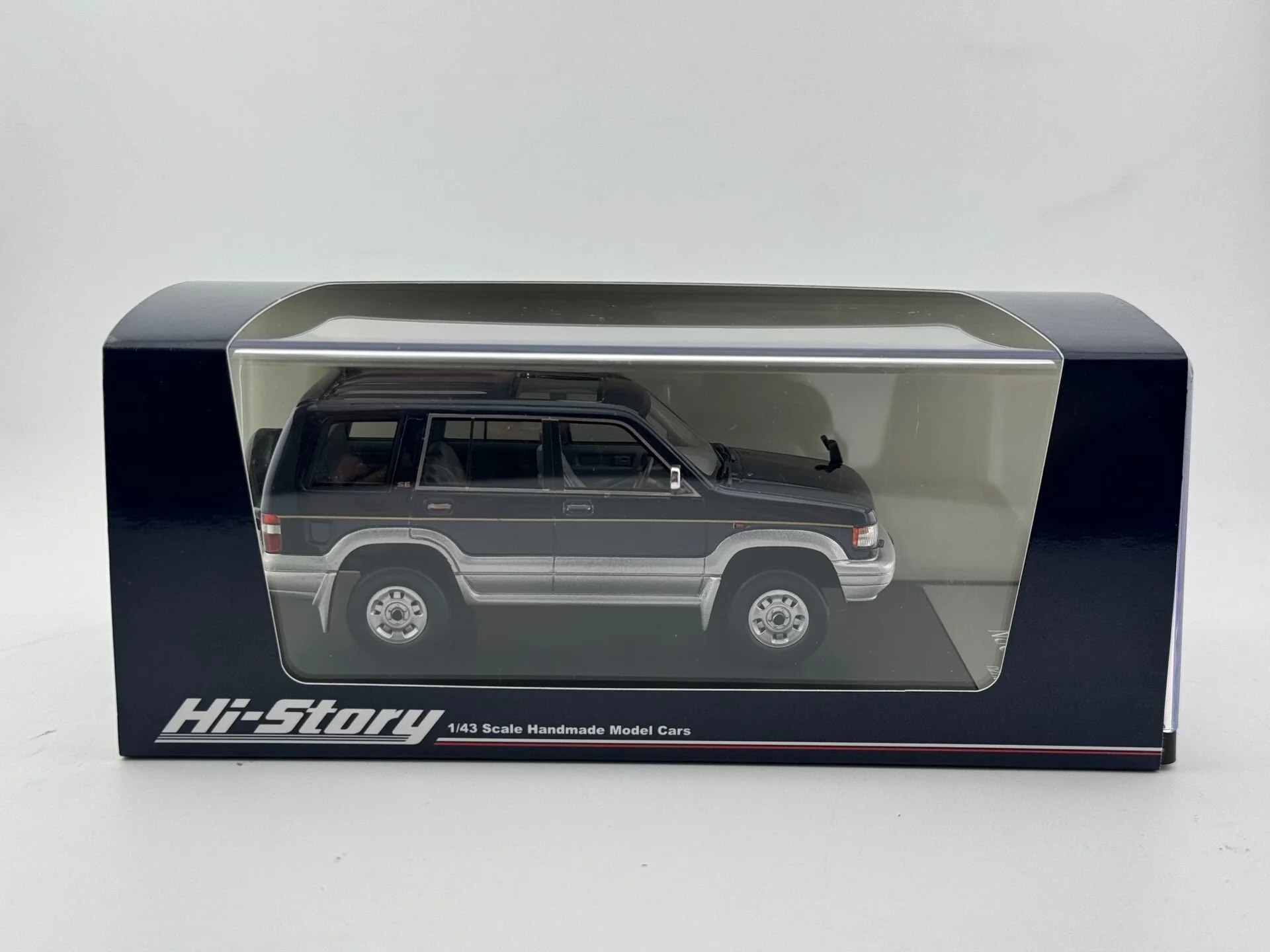 

Flaws HI Story 1/43 Scale Isuzu Bighorn Dark Blue Resin Car Model