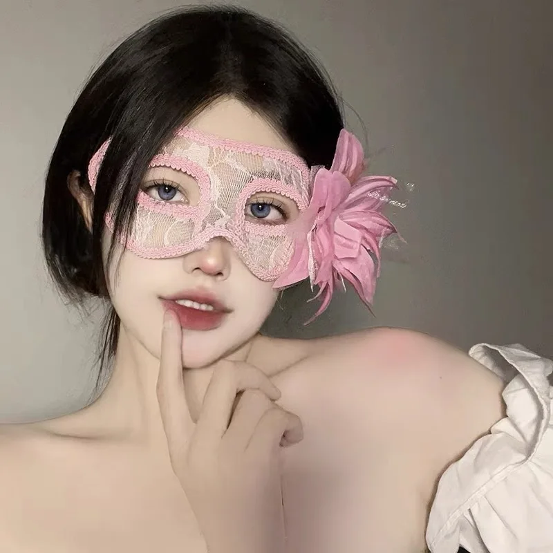 Demi-masque Vintage en dentelle, masque boule de plumes, masque Social pour carnaval, fête d'halloween