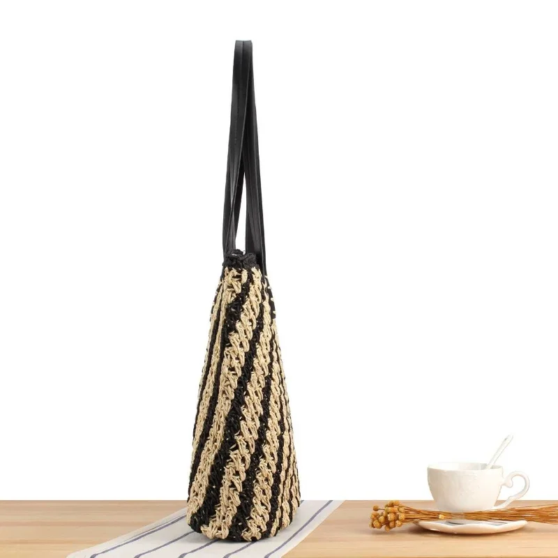 Große Kapazität, schwarze Streifen, gewebte Tragetaschen für Damen, vielseitige Umhängetasche, modische Einkaufstasche, einfache urbane Pendlertasche 2025,