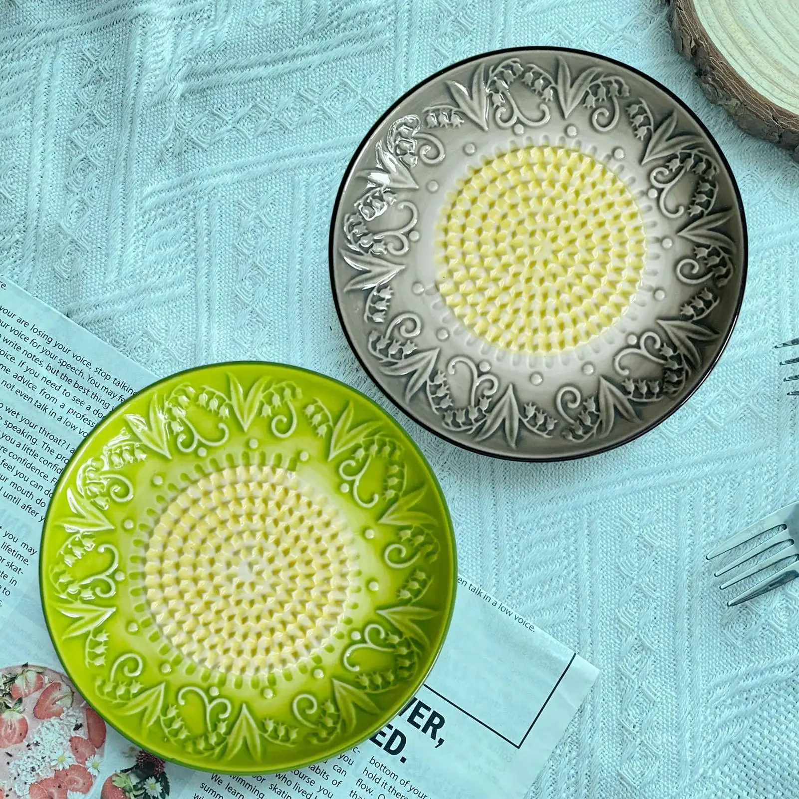 Ceramic Garlic Grater Plate Embossed Design Ginger Chopper Dish Creative Kitchen Tool for Grinding Lemon Tomato Carrot Puree