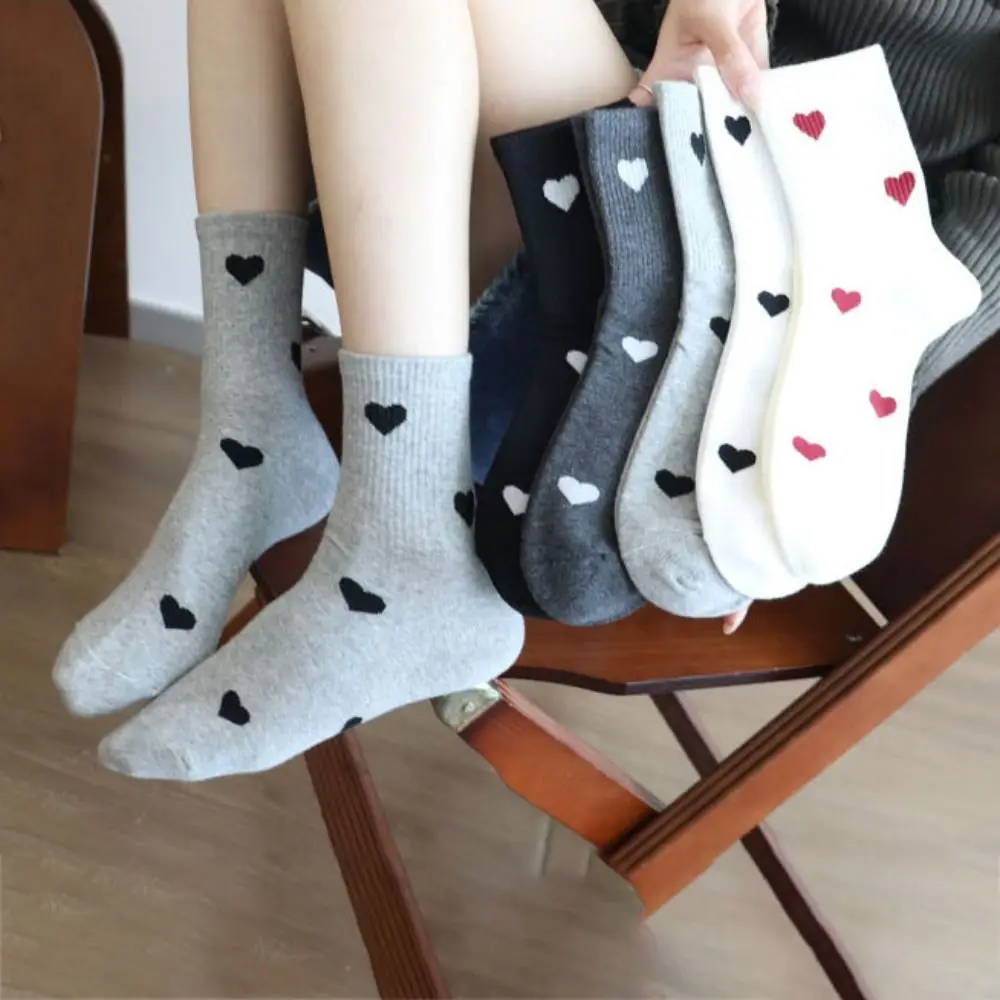 

5Pairs Breathable Heart Pattern Love Mid-Calf Socks Harajuku Korean Style Patchwork Color Socks Sweet Mid Tube Socks Sports