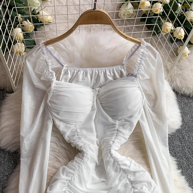 Sexy Quadrat Kragen Langarm Kleid Frauen Sommer Weiß Mesh Plissee Schlank Warp Hüften Kleid Dame Kurze Party Kleider