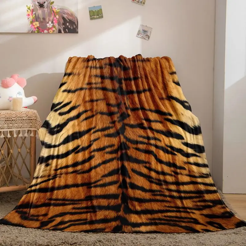 VIKAMA Tiger Print Throw Blanket Fur Texture Realistic Soft Flannel Fleece Couch Blanket Cozy Warm Decorative Holiday Home Decor