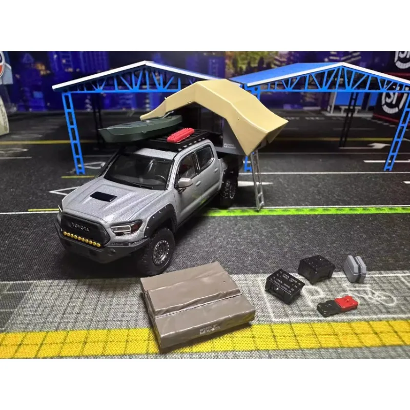 En stock : 1:64 Toyota Tacoma tente/version de bagage modèle de voiture miniature en alliage moulé sous pression, jouet cadeau pour garçon, article décoratif pour adulte.