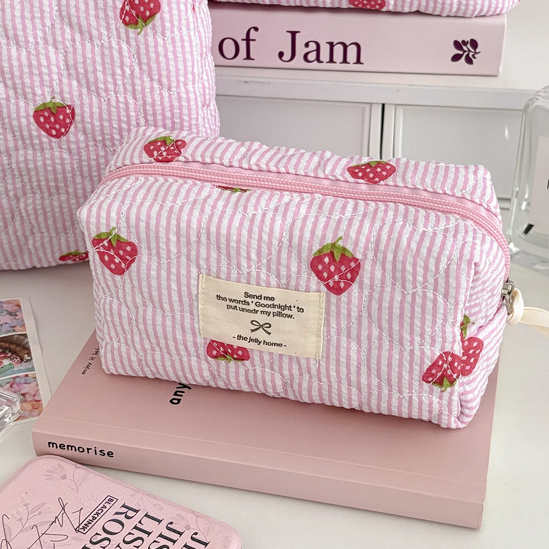 

Pink Strawberry Women Cosmetic Quilted Bag Portable Travel Organizer Toiletry Makeup Storage Pouch Handbag Ladies Zipper Bag