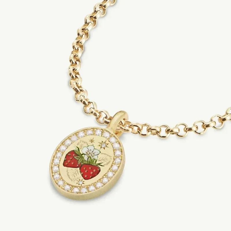 Repeat Simple Meatal Strawberry Necklace Summer Fruit Pie on Titanium Steel Vacuum Electroplating 18k Real Gold 2024 New Militar