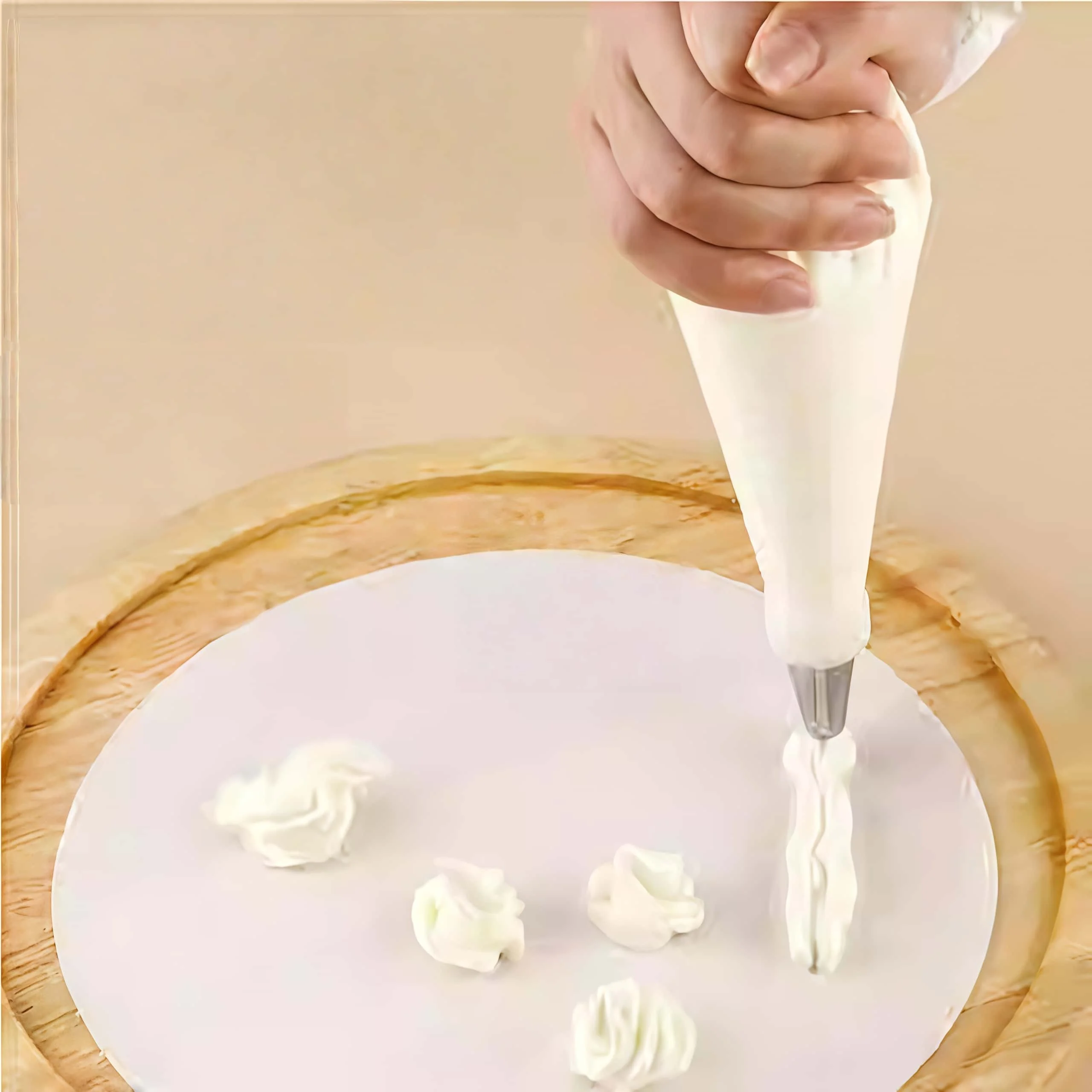 Easy Squeeze Piping Bags 100 Pcs, Non-Stick & Leak Proof. 27cm, for Home Baking, Smooth - Image 3