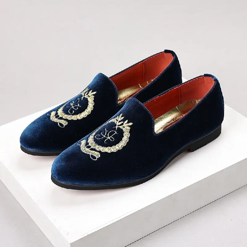 Size 39-48 Men Business Loafers British Casual One-foot Light Comfortable Fashionable Small Leather Shoes American Social Shoes