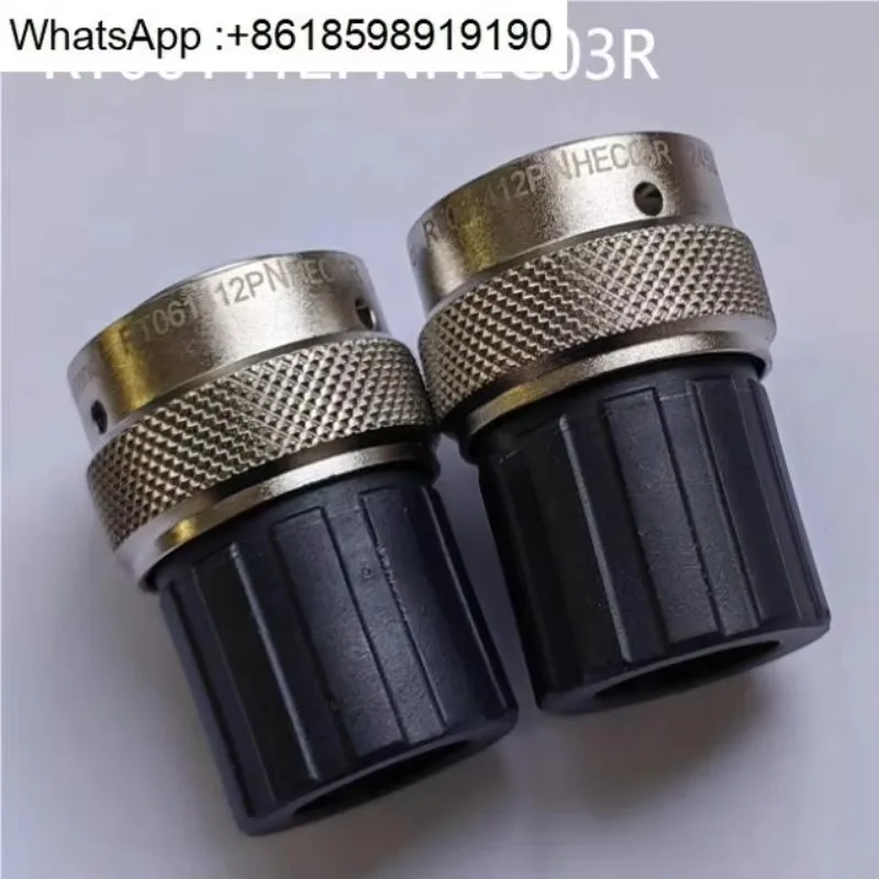 RT061412PNHEC03R Plug Amphenol's new 12-way automotive connector