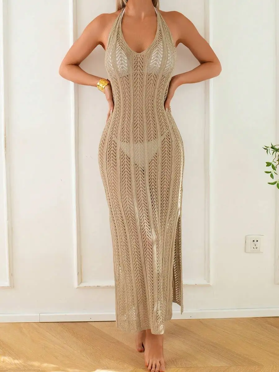 

Бежевое вязаное пляжное платье-накидка с глубоким V-образным вырезом и открытыми плечами