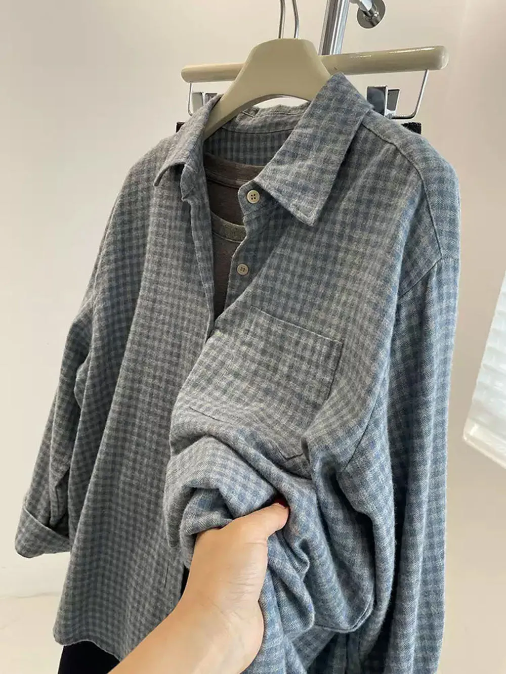 Retro Blue Checkered Shirt Women's 2026 Early Spring SIngle Breasted Casual Loose Layered Wear Shirt Long Sleeve Cotton Outwear