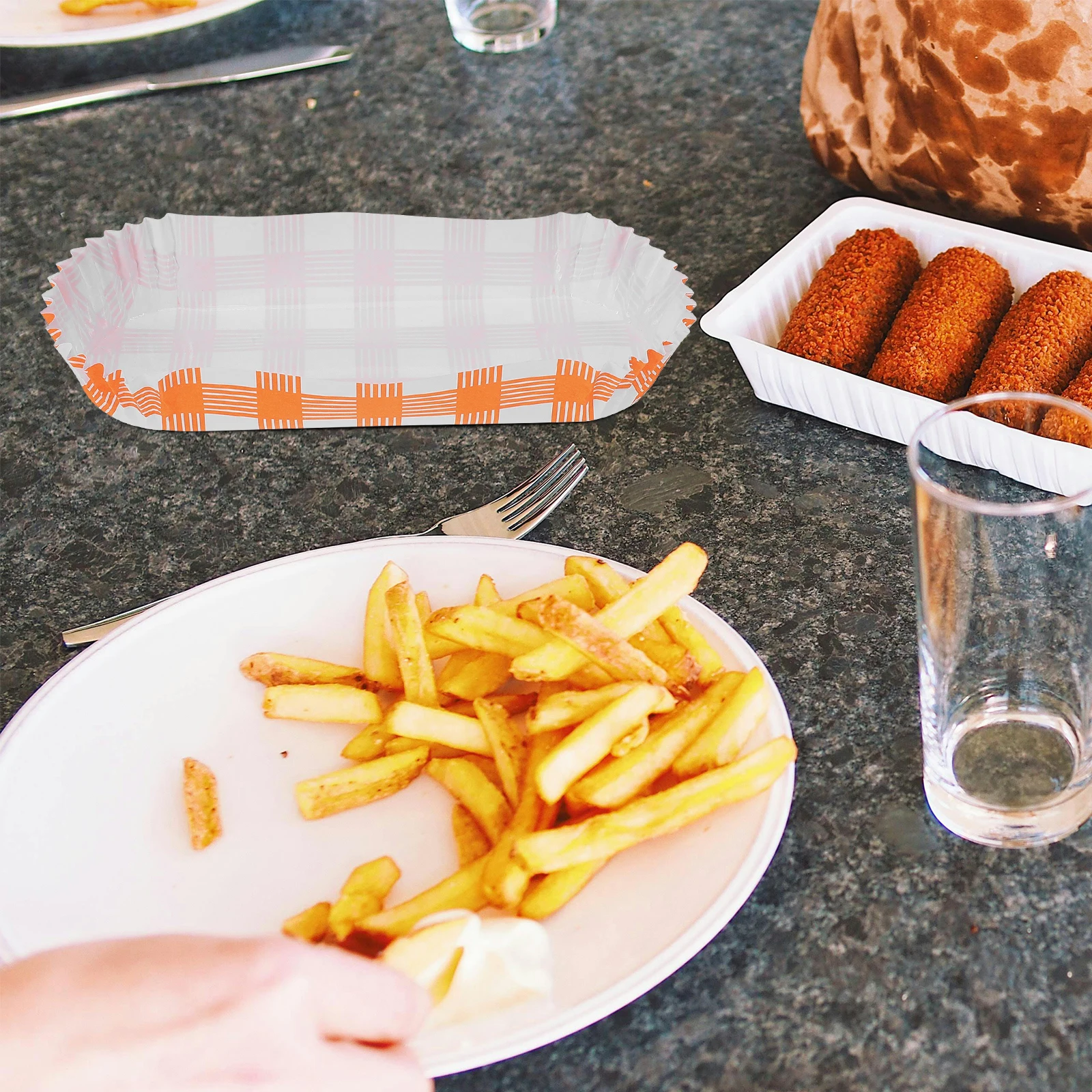 

100 pcs HotDogTrays DisposablePaperFoodPlatters OrangeGridLongSize GreaseproofNonLeak PicnicParty SnackContainer