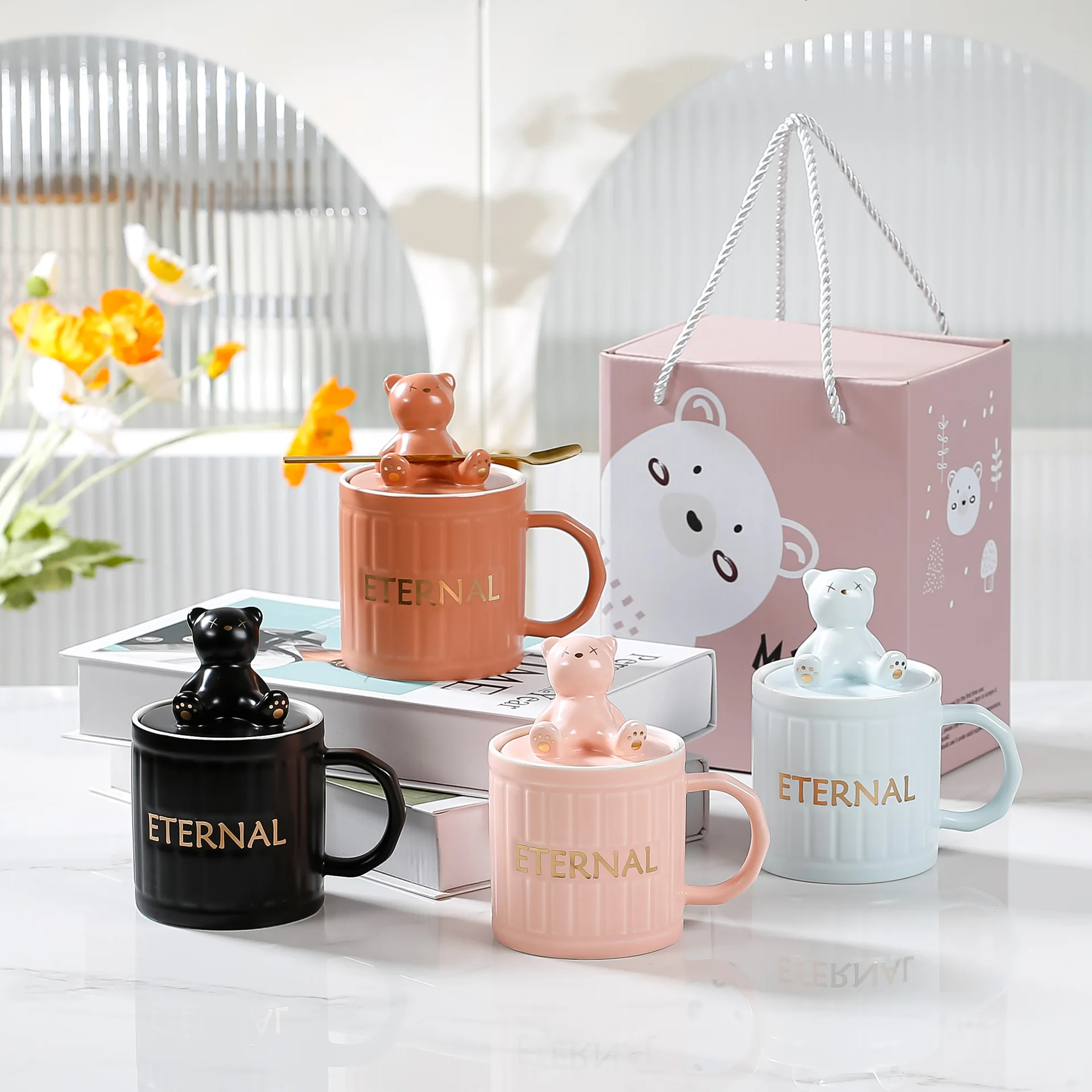 

High Yan Value Ins Wind Ceramic Cup with Cover Home Couple Coffee Cup Creative Mug with Hand Gift Cup New Birthday Gift Couples