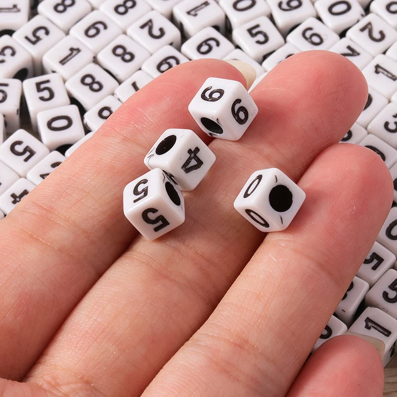Tusember 100 Stück quadratische Acrylperlen, gemischte digitale Buchstabenperlen, lose Abstandshalterperlen für Armbänder, DIY-Schmuckherstellung – Detail 3